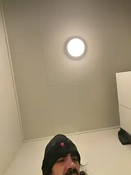 wolfwhite95 online show from 9, 3, 2026