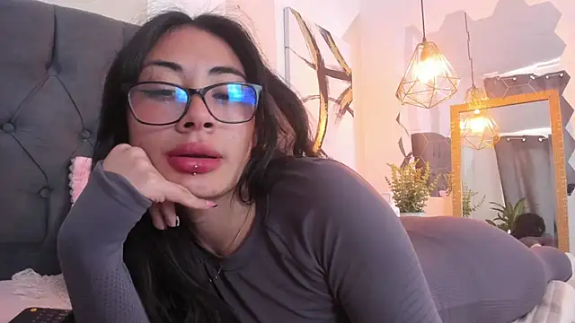 aprildreams19 online show from 10, 3, 2025