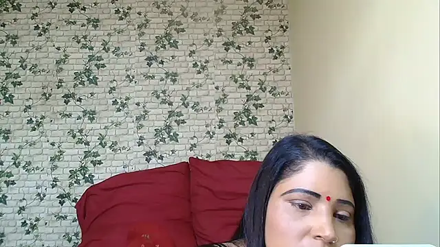 Snapshot of XIndianintimacy chatting on 4, 12, 2025 XIndianintimacy online show from 4, 12, 2025