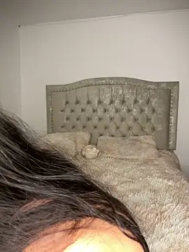 MollySanders    online show from 10, 1, 2025