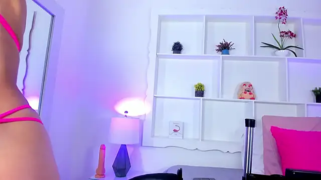 Jenifer Diaz online show from 18, 3, 2025