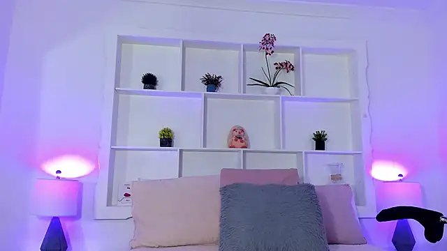 Jenifer Diaz online show from 9, 10, 2025