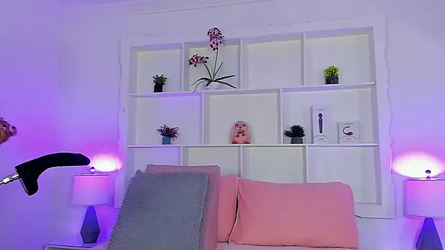 Jenifer Diaz online show from 13, 4, 2026