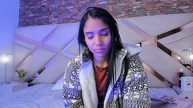 sophie pariss online show from 10, 10, 2025