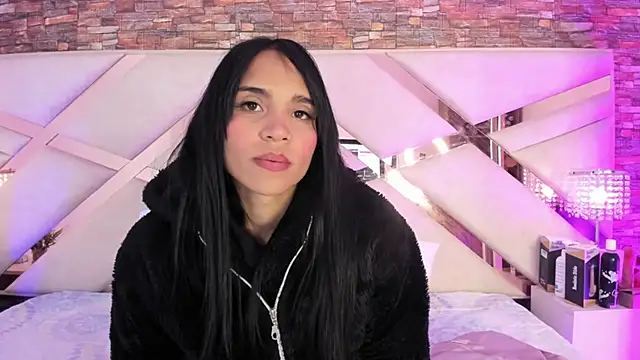 sophie pariss online show from 17, 10, 2025