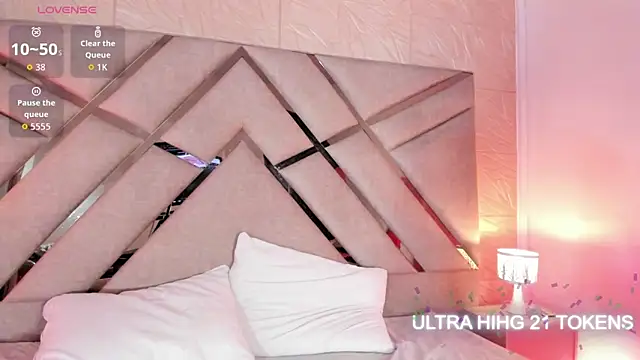 sophie pariss online show from 24, 4, 2026