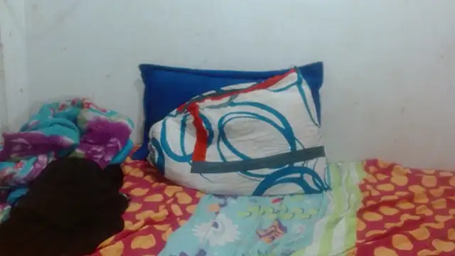 damian bottom bigcock online show from 21, 10, 2025