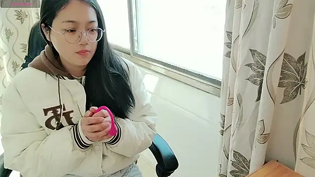 luoxuwen online show from 28, 12, 2024