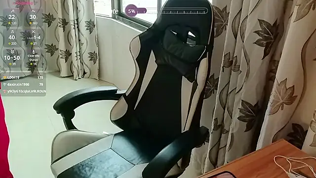 luoxuwen online show from 14, 2, 2025