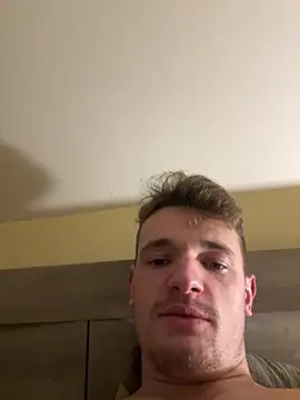 Snapshot of krov chatting on 8, 1, 2025 krov online show from 8, 1, 2025