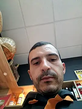 Snapshot of midouch92tns chatting on 6, 10, 2025 midouch92tns online show from 6, 10, 2025