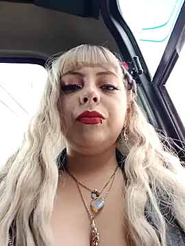 Snapshot of madelaine- chatting on 24, 12, 2024 madelaine- online show from 24, 12, 2024