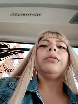 Snapshot of madelaine- chatting on 23, 1, 2025 madelaine- online show from 23, 1, 2025