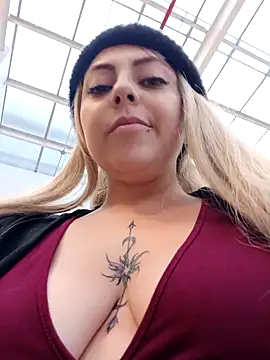 Snapshot of madelaine- chatting on 24, 1, 2025 madelaine- online show from 24, 1, 2025