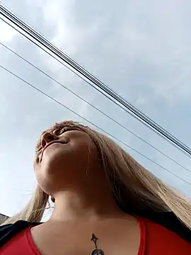 Snapshot of madelaine- chatting on 4, 2, 2025 madelaine- online show from 4, 2, 2025