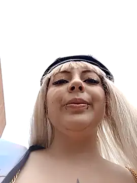 Snapshot of madelaine- chatting on 14, 3, 2025 madelaine- online show from 14, 3, 2025