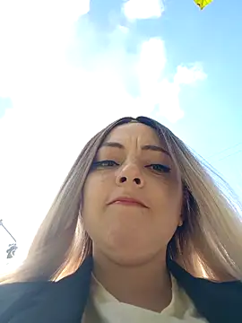 Snapshot of madelaine- chatting on 14, 9, 2025 madelaine- online show from 14, 9, 2025