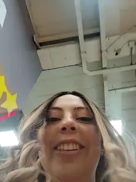 Snapshot of madelaine- chatting on 24, 9, 2025 madelaine- online show from 24, 9, 2025