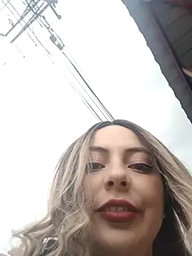 Snapshot of madelaine- chatting on 1, 10, 2025 madelaine- online show from 1, 10, 2025