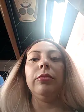 Snapshot of madelaine- chatting on 3, 10, 2025 madelaine- online show from 3, 10, 2025