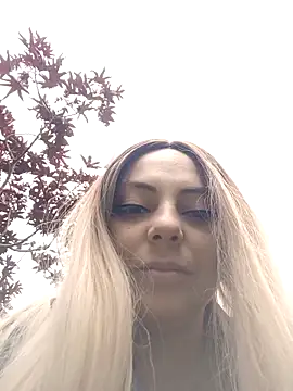 Snapshot of madelaine- chatting on 5, 10, 2025 madelaine- online show from 5, 10, 2025