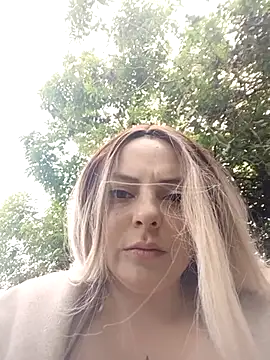 Snapshot of madelaine- chatting on 10, 10, 2025 madelaine- online show from 10, 10, 2025