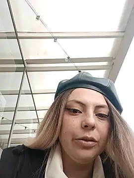 Snapshot of madelaine- chatting on 11, 10, 2025 madelaine- online show from 11, 10, 2025