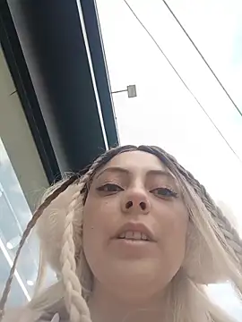 Snapshot of madelaine- chatting on 21, 10, 2025 madelaine- online show from 21, 10, 2025