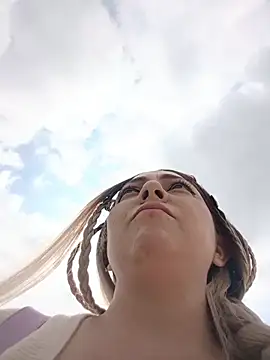 Snapshot of madelaine- chatting on 22, 10, 2025 madelaine- online show from 22, 10, 2025