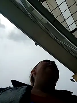 Snapshot of madelaine- chatting on 31, 10, 2025 madelaine- online show from 31, 10, 2025