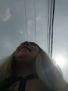 Snapshot of madelaine- chatting on 6, 11, 2025 madelaine- online show from 6, 11, 2025