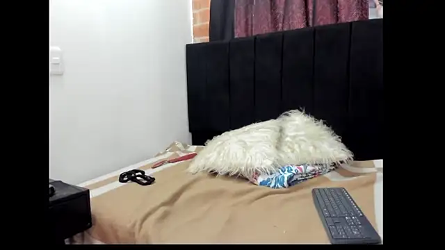 Evaaross 2345 online show from 10, 1, 2025