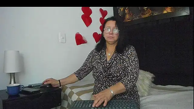 Evaaross 2345 online show from 5, 3, 2025