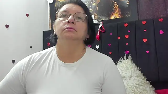 Evaaross 2345 online show from 23, 3, 2026