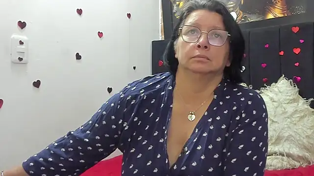 Evaaross 2345 online show from 24, 4, 2026