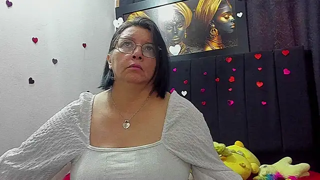 Evaaross 2345 online show from 11, 6, 2026