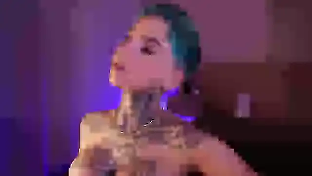 Snapshot of AliceShazaham_ chatting on 6, 1, 2025 AliceShazaham online show from 6, 1, 2025