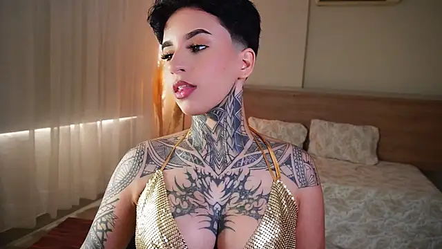 Snapshot of AliceShazaham_ chatting on 18, 10, 2025 AliceShazaham online show from 18, 10, 2025