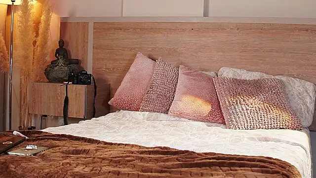 Snapshot of AliceShazaham_ chatting on 1, 2, 2026 AliceShazaham online show from 1, 2, 2026