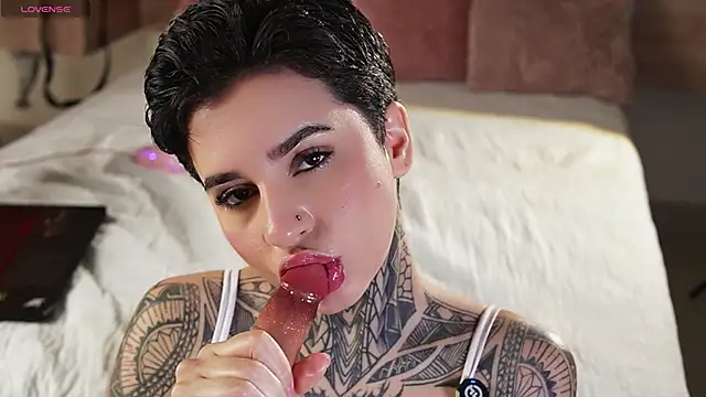 Snapshot of AliceShazaham_ chatting on 7, 3, 2026 AliceShazaham online show from 7, 3, 2026