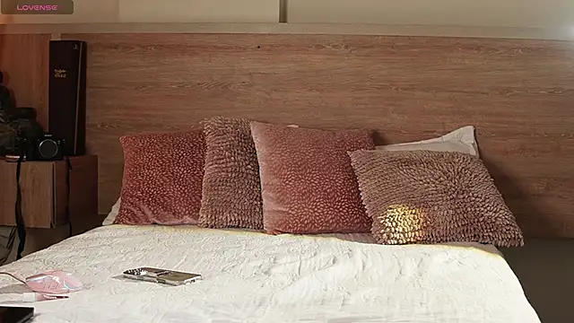 Snapshot of AliceShazaham_ chatting on 8, 3, 2026 AliceShazaham online show from 8, 3, 2026