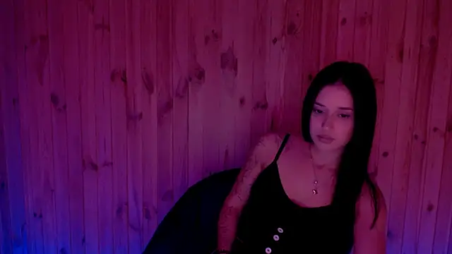 Snapshot of AlisaLink chatting on 10, 10, 2025 AlisaLink online show from 10, 10, 2025