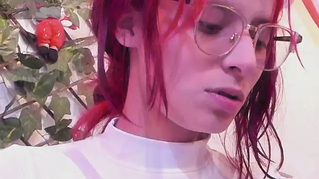 Snapshot of RedMeloddy chatting on 22, 12, 2025 RedMeloddy online show from 22, 12, 2025