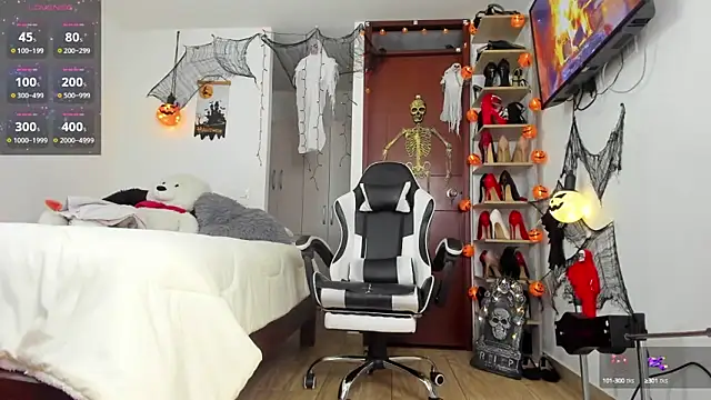 SophieBaker   online show from 10, 10, 2025