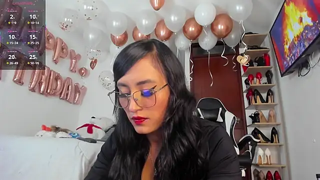 SophieBaker   online show from 4, 11, 2025