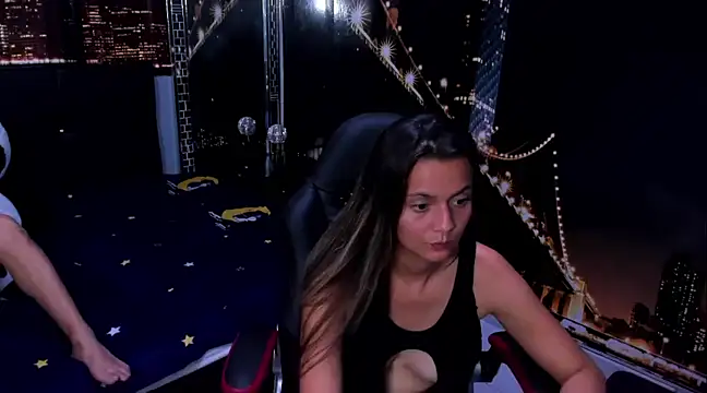 ValentinaAndTerry online show from 4, 1, 2025