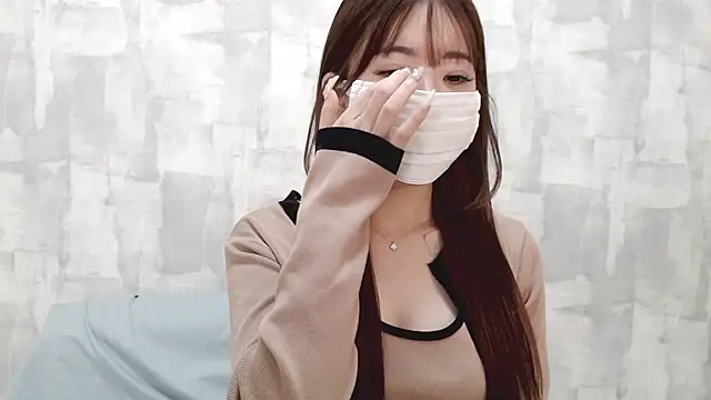 LOVE MOMO LOVE online show from 17, 10, 2025