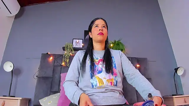 DulceAurora   online show from 26, 4, 2026