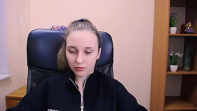  Nicole new online show from 24, 1, 2025