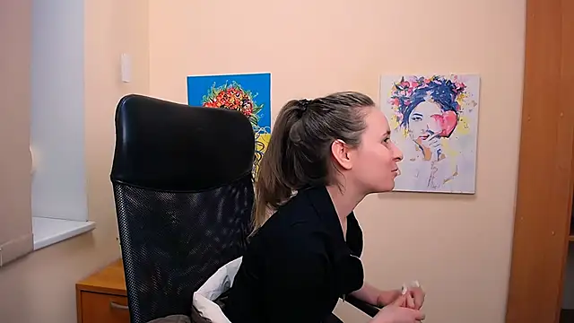  Nicole new online show from 14, 3, 2025